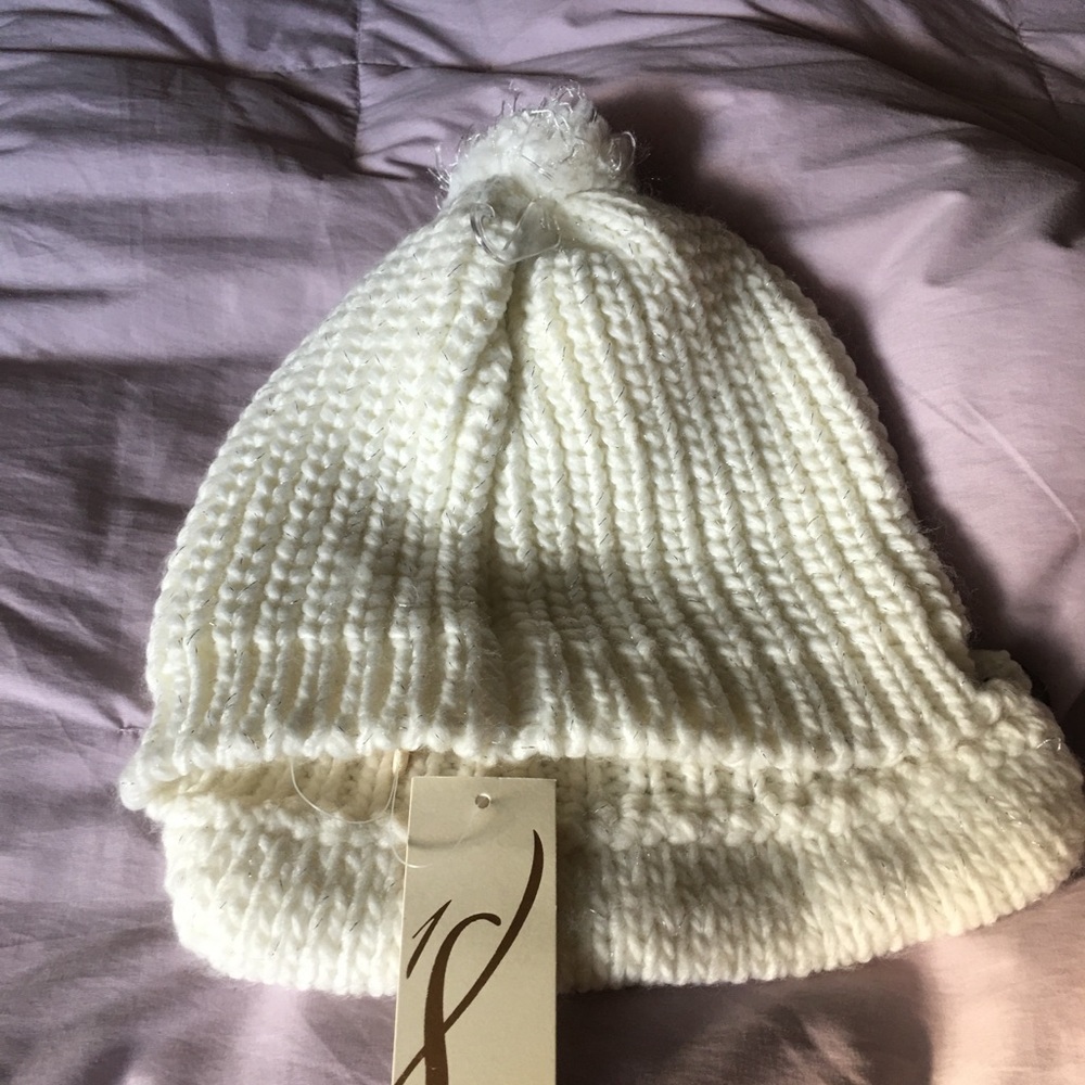 Ivory knit cap - Picture 2 of 4